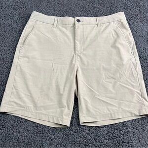 Vuori Shorts Mens 34 Pebble Performance Golf Chino Preppy Sport Stretch